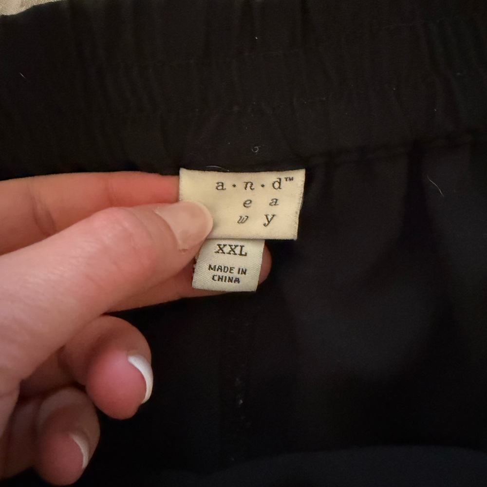 Black Ruffle Hem Shorts - Picture 5 of 5